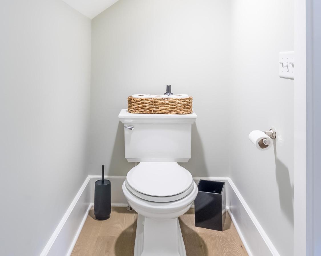 Modern Tudor Style Carriage House - Patio & Grill Ann Arbor Ngoại thất bức ảnh